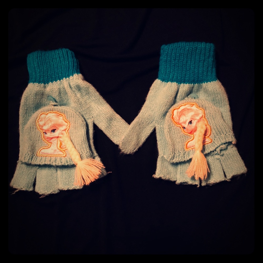 Little girls winter gloves!! Elsa!